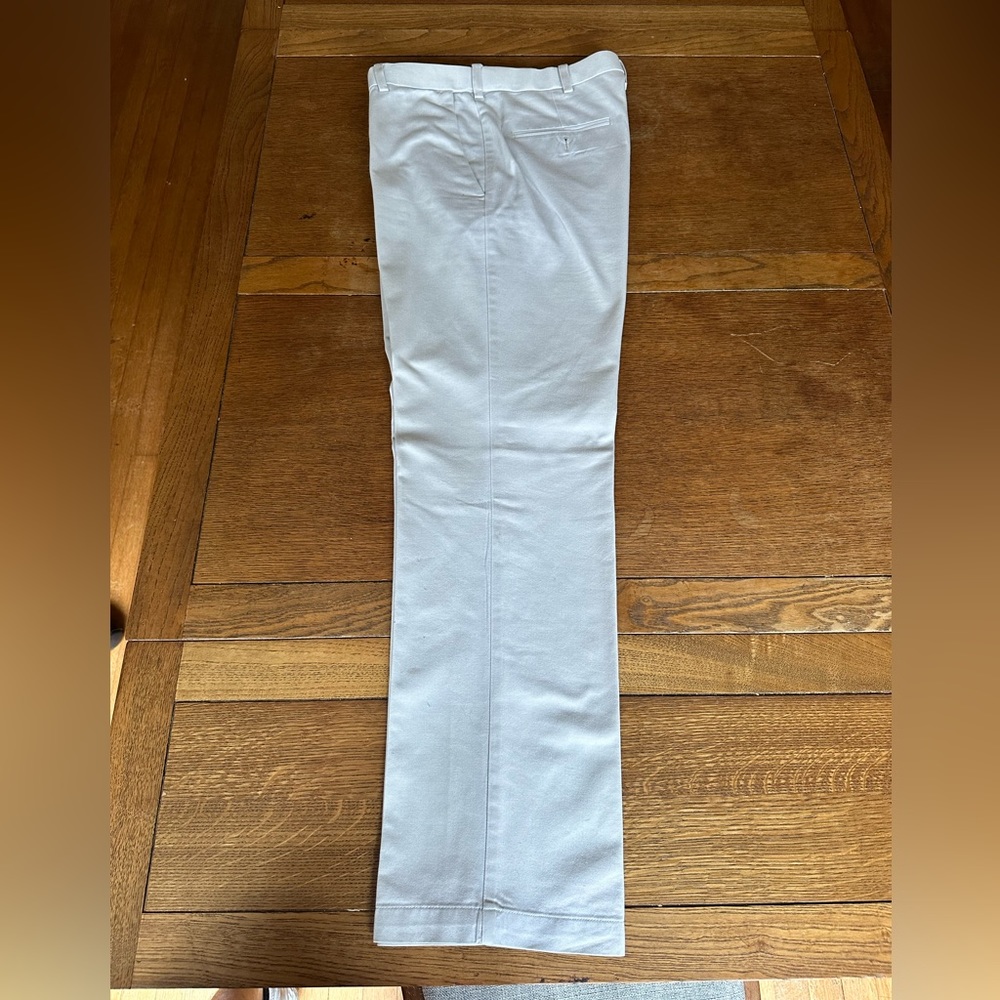 Haggar Khaki Pants 32x30 - Classic Fit - Picture 2 of 6